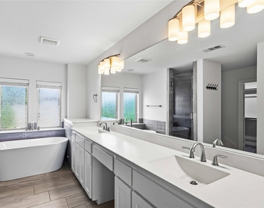 4524 Del Rey Avenue - Photo Thumbnail 36