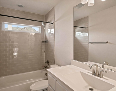 4524 Del Rey Avenue - Photo Thumbnail 22