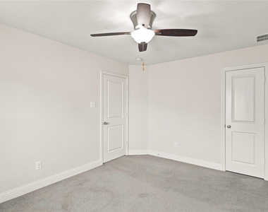 4524 Del Rey Avenue - Photo Thumbnail 21