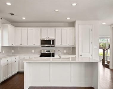 4524 Del Rey Avenue - Photo Thumbnail 14