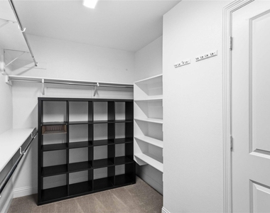 4524 Del Rey Avenue - Photo Thumbnail 38