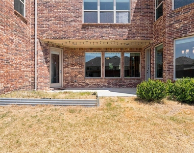 4524 Del Rey Avenue - Photo Thumbnail 27