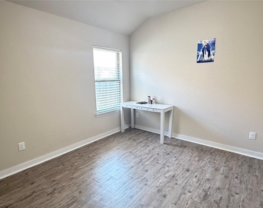 2837 Mesquite Road - Photo Thumbnail 3