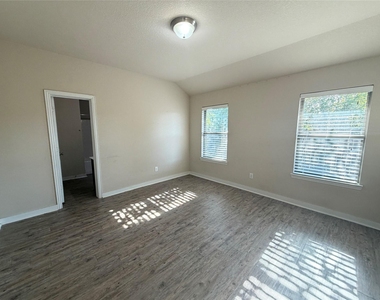 2837 Mesquite Road - Photo Thumbnail 14