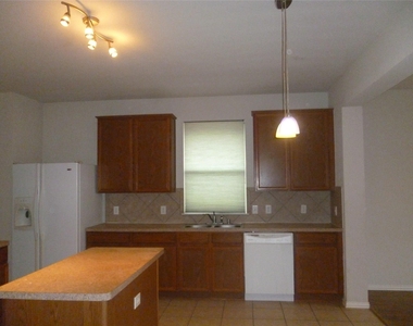 3407 Melvin Drive - Photo Thumbnail 6