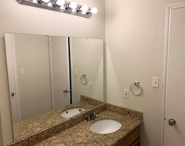 1021 Olivewood Lane - Photo Thumbnail 8