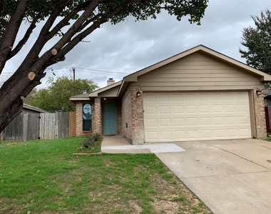 1021 Olivewood Lane - Photo Thumbnail 11