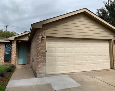 1021 Olivewood Lane - Photo Thumbnail 13