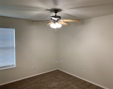 1021 Olivewood Lane - Photo Thumbnail 6
