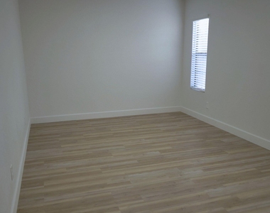 241 Brushy Creek Trail - Photo Thumbnail 16