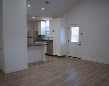 241 Brushy Creek Trail - Photo Thumbnail 8