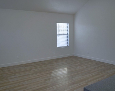 241 Brushy Creek Trail - Photo Thumbnail 17