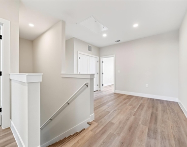 207 Melody Lane - Photo Thumbnail 28