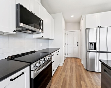 207 Melody Lane - Photo Thumbnail 11