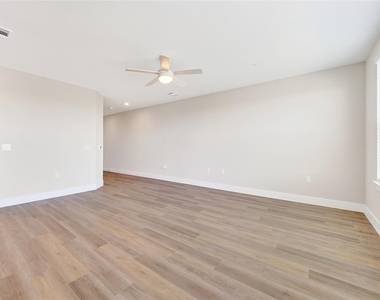 207 Melody Lane - Photo Thumbnail 5