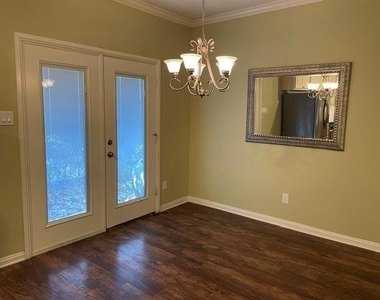 2705 College Avenue - Photo Thumbnail 11