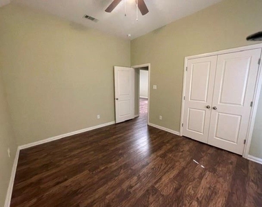 2705 College Avenue - Photo Thumbnail 22