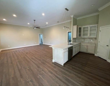 12600 Plassmeyer Place - Photo Thumbnail 5