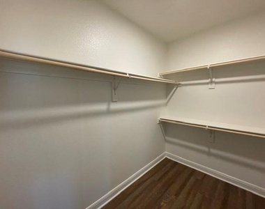 12600 Plassmeyer Place - Photo Thumbnail 16