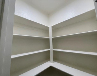 12600 Plassmeyer Place - Photo Thumbnail 8