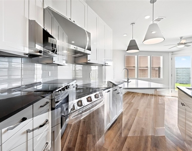 205 Melody Lane - Photo Thumbnail 10