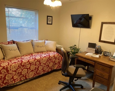 1003 Cactus Street - Photo Thumbnail 10