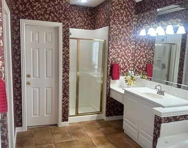 715 Wheaton Court - Photo Thumbnail 11