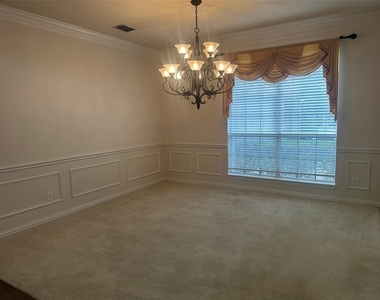 715 Wheaton Court - Photo Thumbnail 6