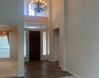 715 Wheaton Court - Photo Thumbnail 2