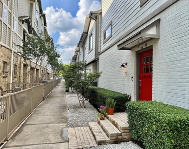 5922 Hudson Street - Photo Thumbnail 1