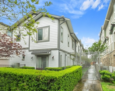 5922 Hudson Street - Photo Thumbnail 2