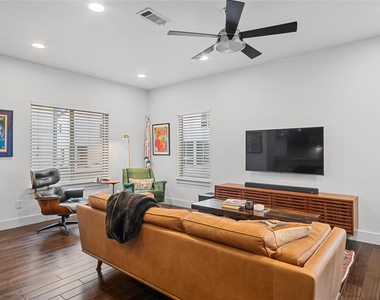 5922 Hudson Street - Photo Thumbnail 8