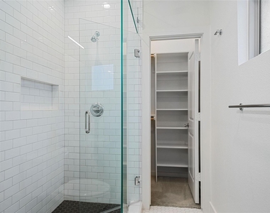 5922 Hudson Street - Photo Thumbnail 18