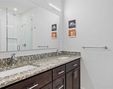 5922 Hudson Street - Photo Thumbnail 14
