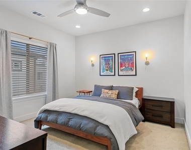5922 Hudson Street - Photo Thumbnail 12