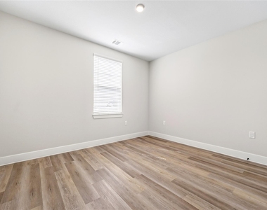 2902 Serenity Lane - Photo Thumbnail 22