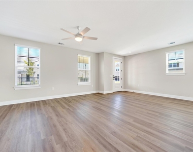 2902 Serenity Lane - Photo Thumbnail 7