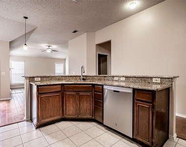 206 Meredith Court - Photo Thumbnail 5