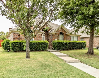 206 Meredith Court - Photo Thumbnail 1