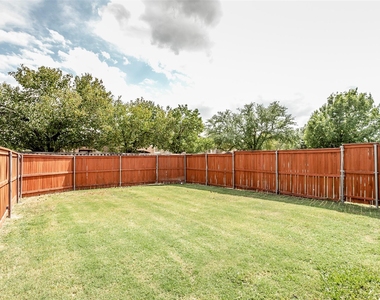 206 Meredith Court - Photo Thumbnail 24