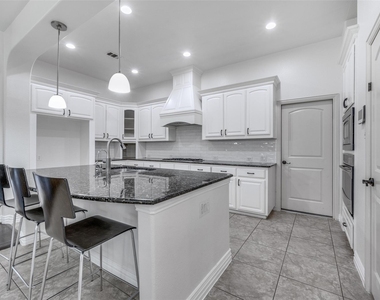 2043 Loma Alta Drive - Photo Thumbnail 2