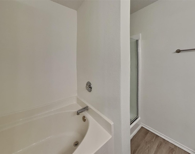5145 Cliff Oaks Drive - Photo Thumbnail 9