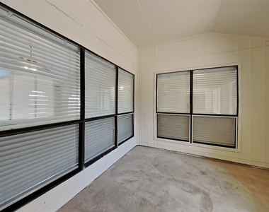 1217 Seabrook Drive - Photo Thumbnail 16