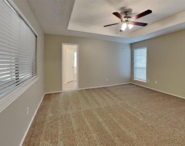 1217 Seabrook Drive - Photo Thumbnail 9