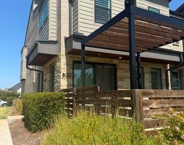 800 Bandera Court - Photo Thumbnail 1