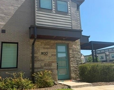 800 Bandera Court - Photo Thumbnail 13