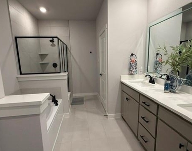 800 Bandera Court - Photo Thumbnail 5