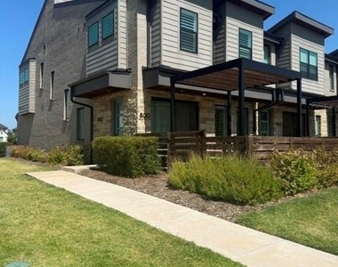 800 Bandera Court - Photo Thumbnail 3