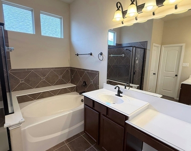 2612 Patriot Drive - Photo Thumbnail 18