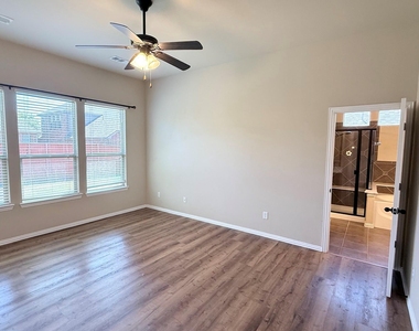 2612 Patriot Drive - Photo Thumbnail 16